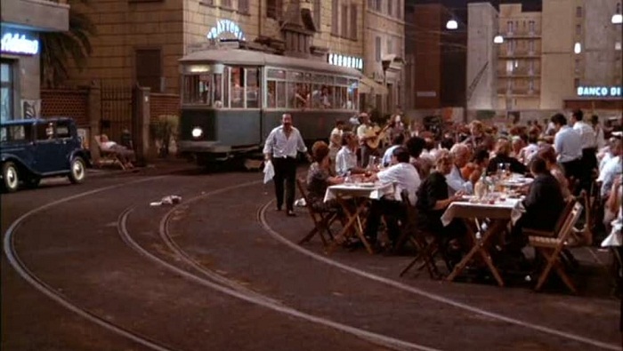 Roma”, la dichiarazione d'amore di Federico Fellini alla città eterna | BonCulture